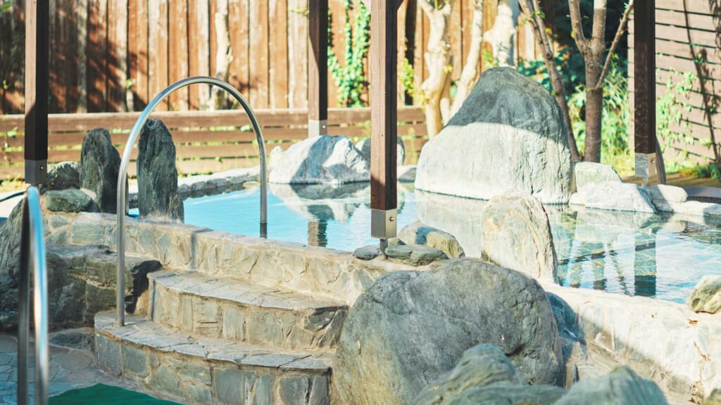 THE-TRAILERHOUSE-VILLAGE-大牟田併設の「最高の湯」露天風呂SPA2.jpg